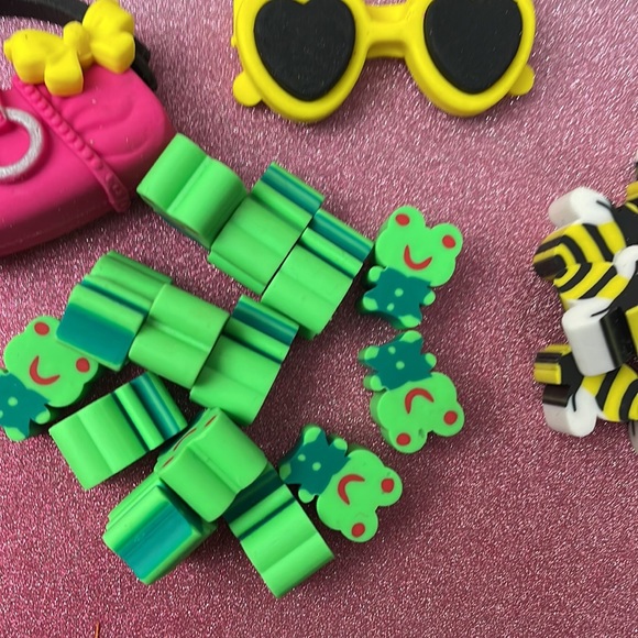 Bundle of vintage erasers - Picture 2 of 5